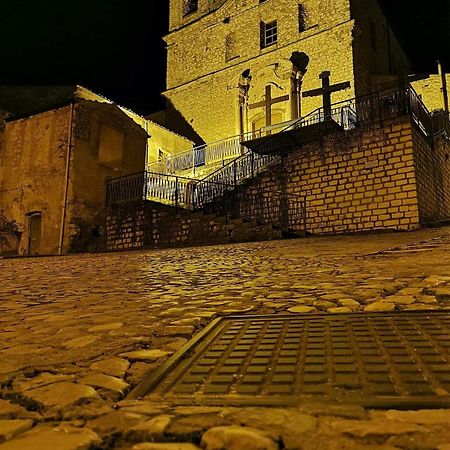 Affittacamere La Cartiera Palazzo Adriano Dış mekan fotoğraf